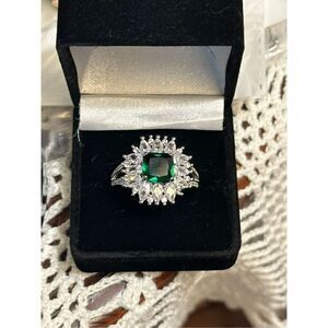 ⭐️NEW⭐️ HUGE GREEN GEMSTONE RING LAB CREATED EMERALD WHITE CZ SQUARE BLING SHINY